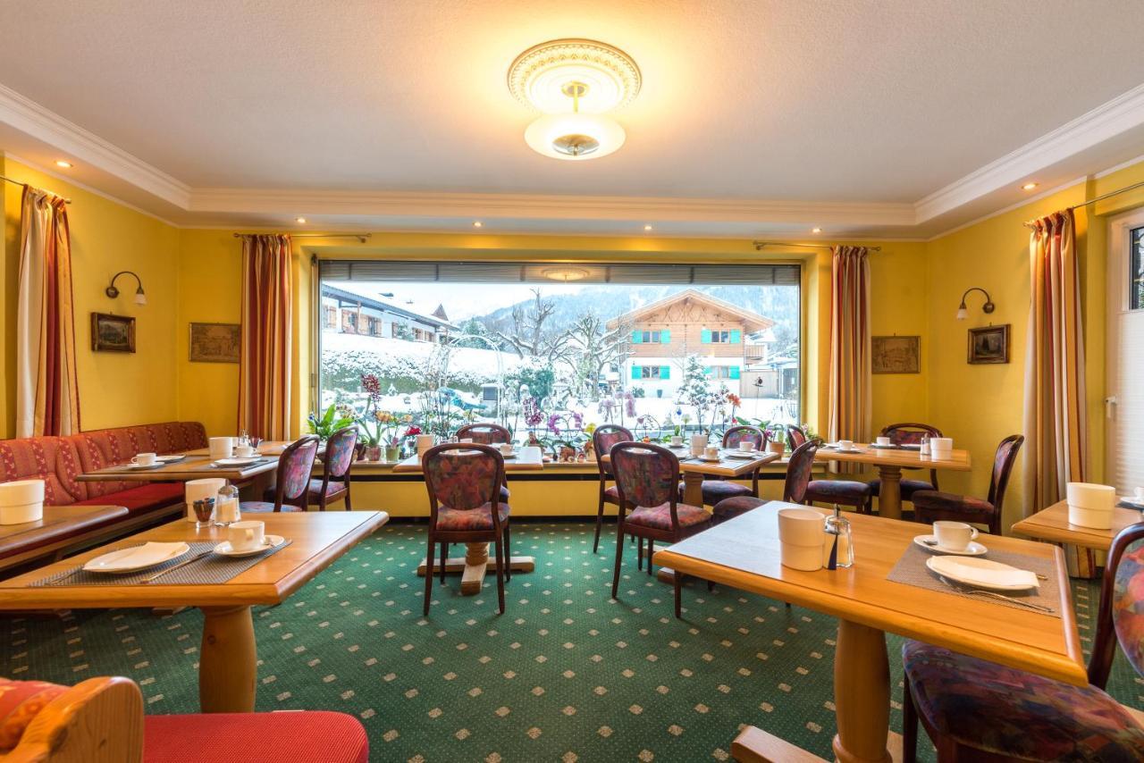 Hotel Garni Almenrausch Und Edelweiss Гармиш-Партенкирхен Екстериор снимка