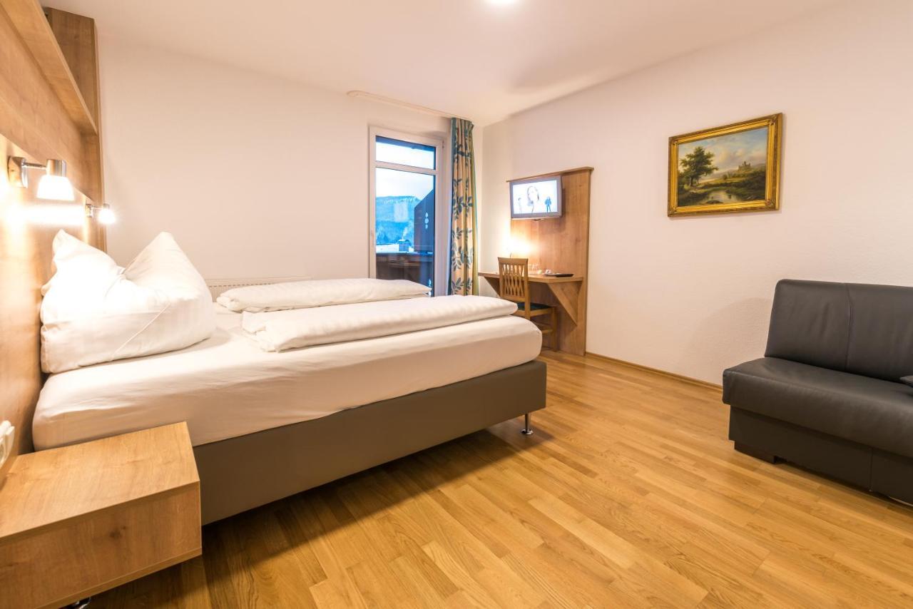 Hotel Garni Almenrausch Und Edelweiss Гармиш-Партенкирхен Екстериор снимка