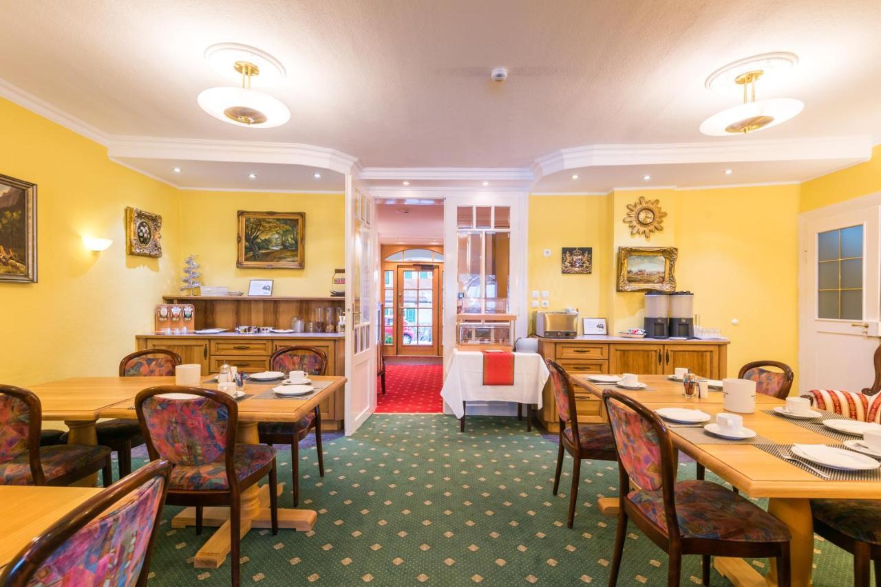 Hotel Garni Almenrausch Und Edelweiss Гармиш-Партенкирхен Екстериор снимка