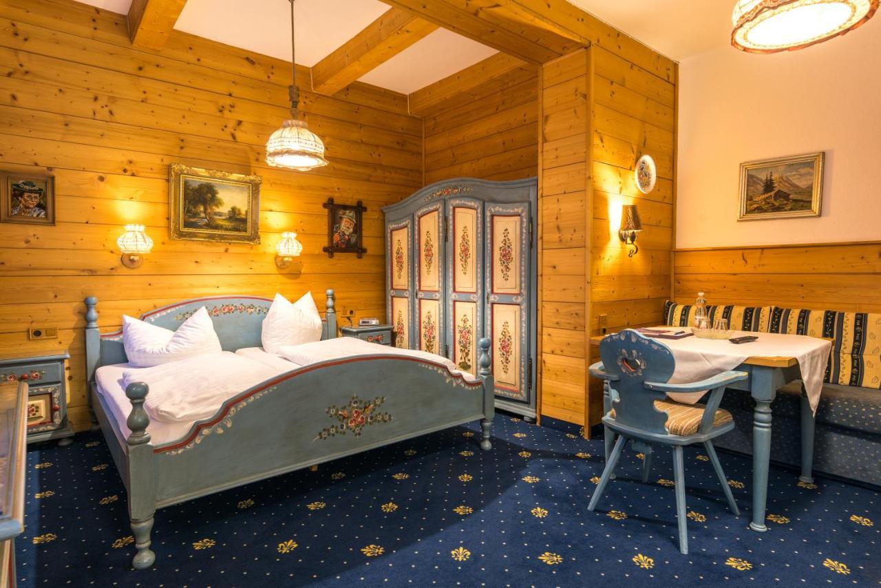 Hotel Garni Almenrausch Und Edelweiss Гармиш-Партенкирхен Екстериор снимка